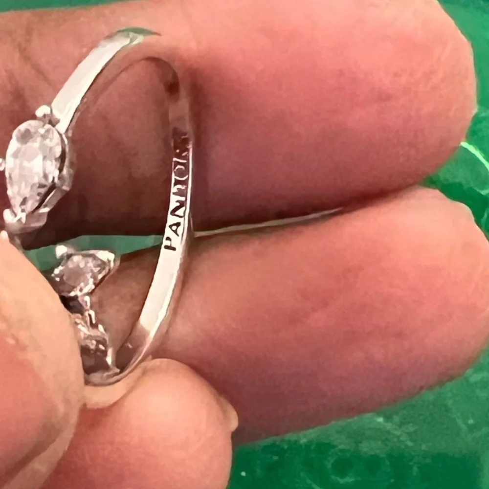 SPARKLING HERBARIUM CLUSTER OPEN RING 7.5
